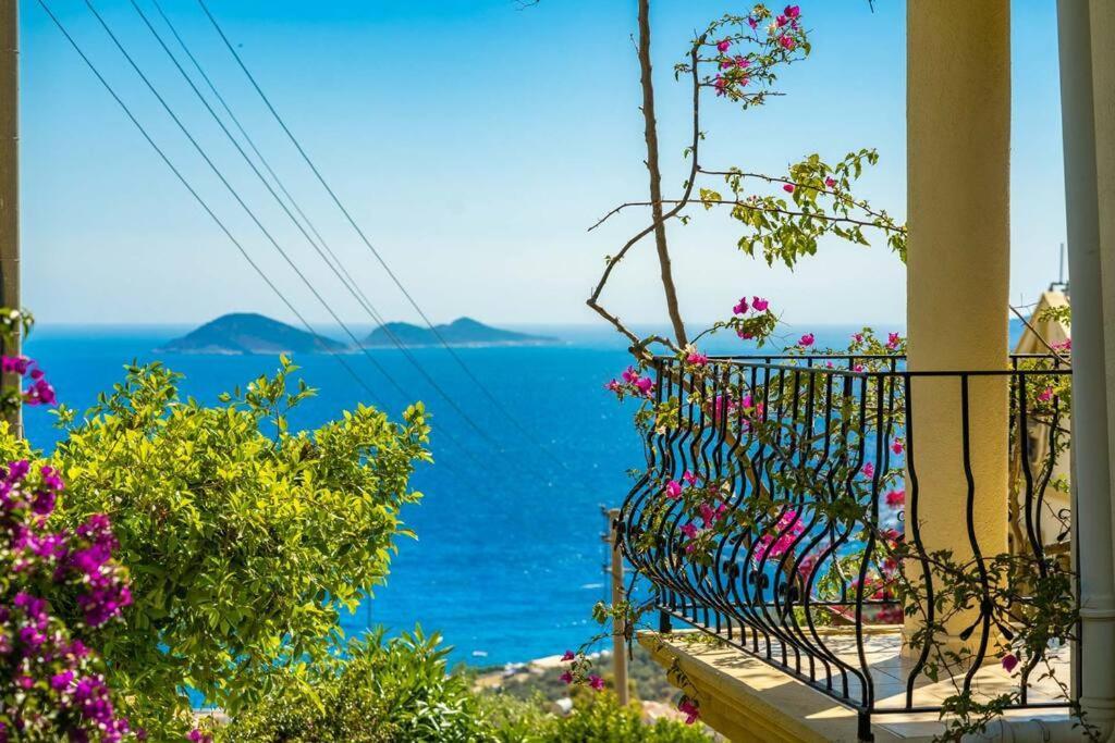 Azure Apartment With Sea View In Калкан Екстериор снимка