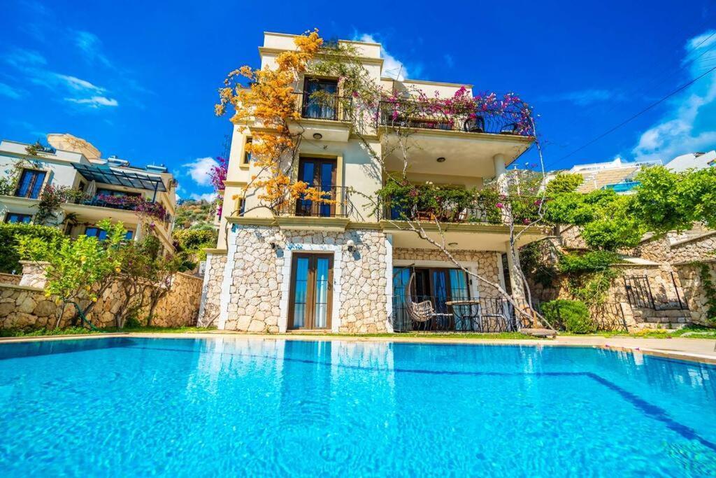 Azure Apartment With Sea View In Калкан Екстериор снимка